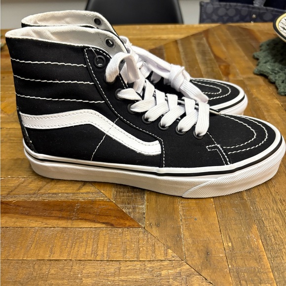 Vans Sk8-Hi Black/White - Unisex - US Women 5 /Men 3.5 - Picture 2 of 5